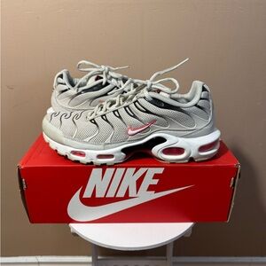 Size 8.5 - Nike Air Max Plus Light Bone